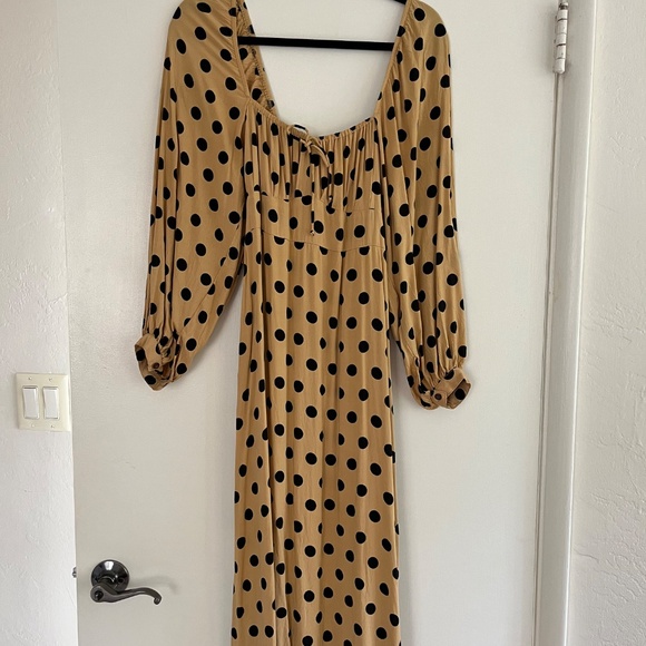 Faithfull the Brand Messina Dress in size 2 / XS - Picture 2 of 5